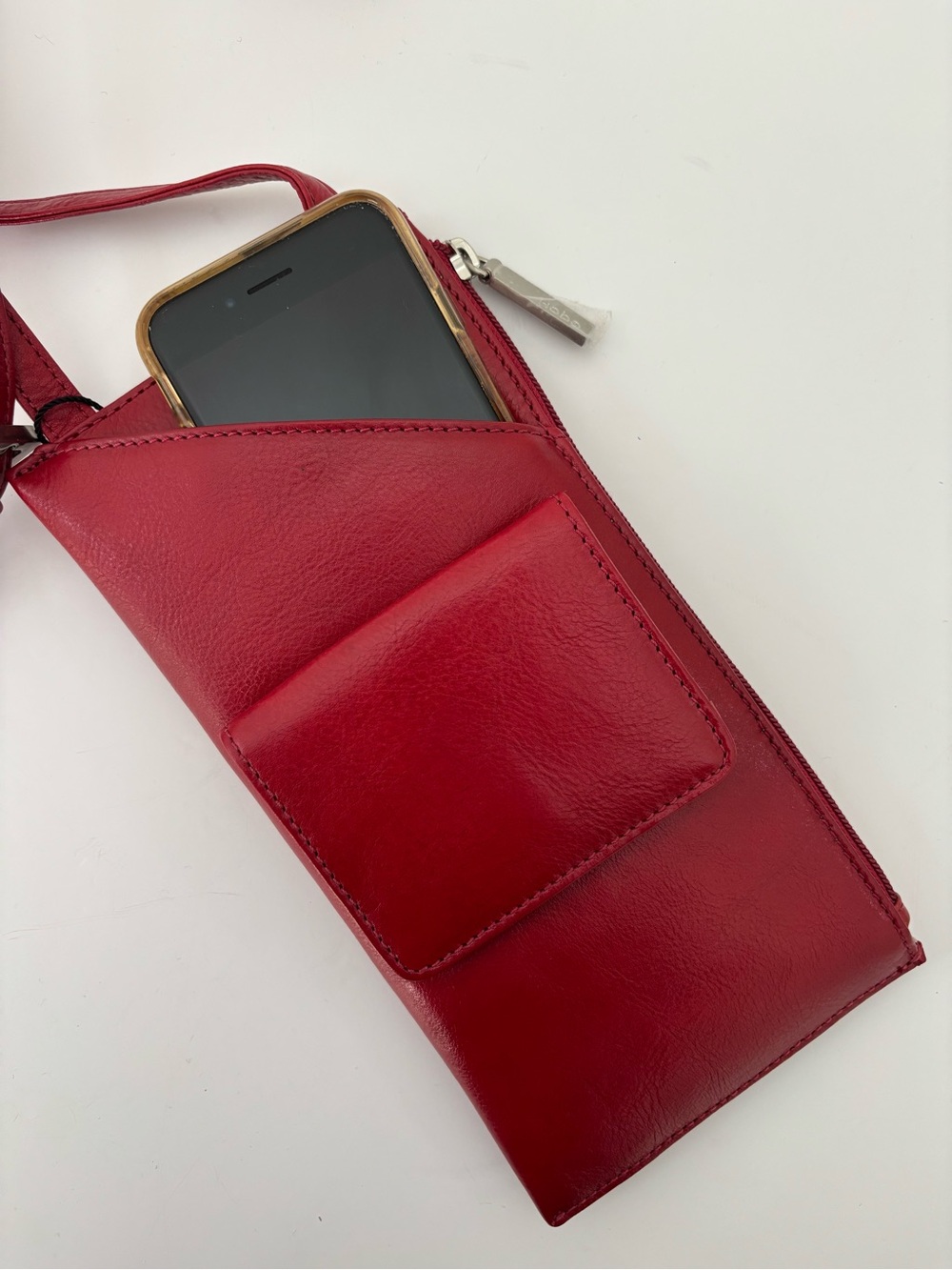 Hobo ‘Buon Viaggio’ Phone Wallet Crossbody Bag NWT Red Leather Adjustable Strap - Picture 4 of 12